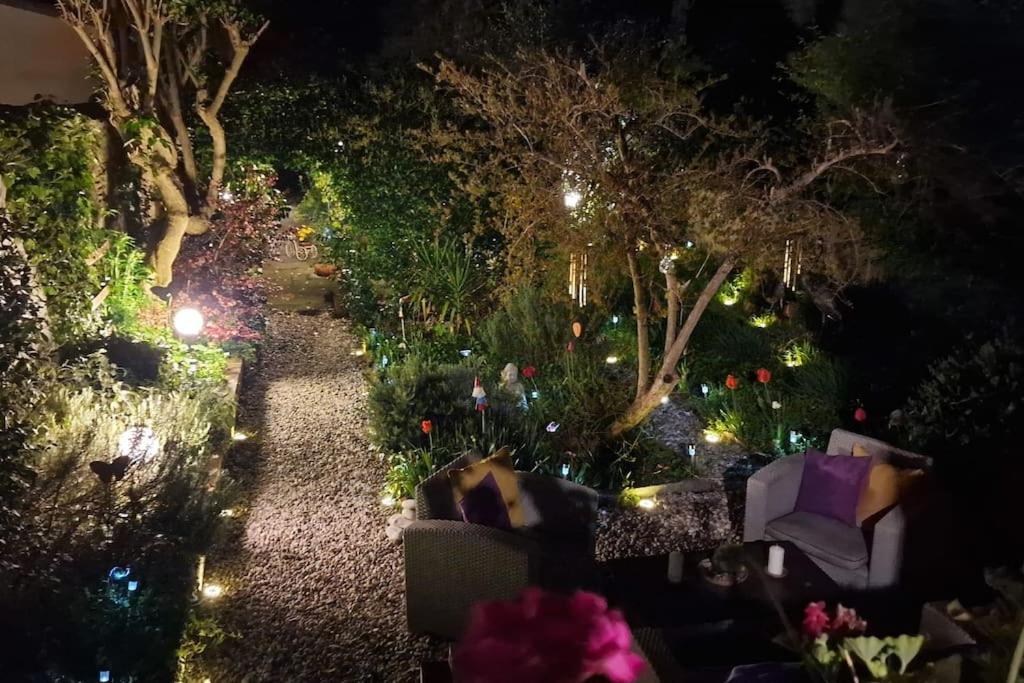 Monica Appartamento Con Giardino Al Ponte Vecchio Florencia Exterior foto